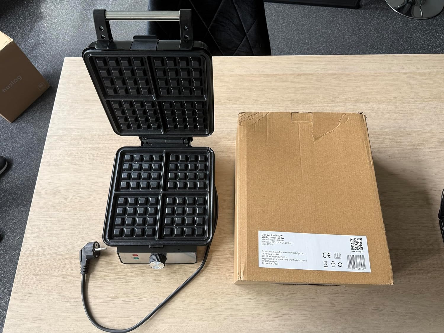 Gaufrier électrique - 4 gaufres belges, 1500W, plaques antiadhésives, température réglable, poignée Cool Touch