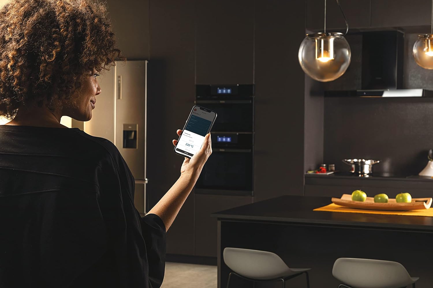 Haier - I-Touch Steam Series 4 - four 70L, pyrolyse, Wifi/Bluetooth, 16 fonctions, sonde thermique - HWO60SM4TS9BH