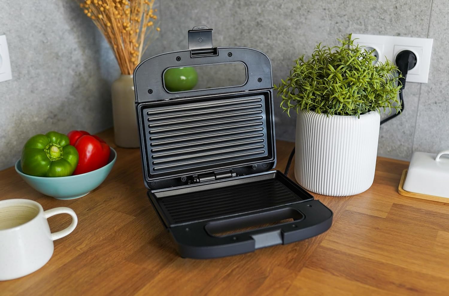 Sandwich maker - antiadhésif, 750W, panini, compact, noir