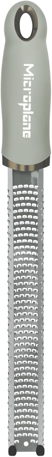 Microplane - râpe à zesteur vert sauge - lame fine - agrumes, parmesan, gingembre, chocolat, noix de muscade