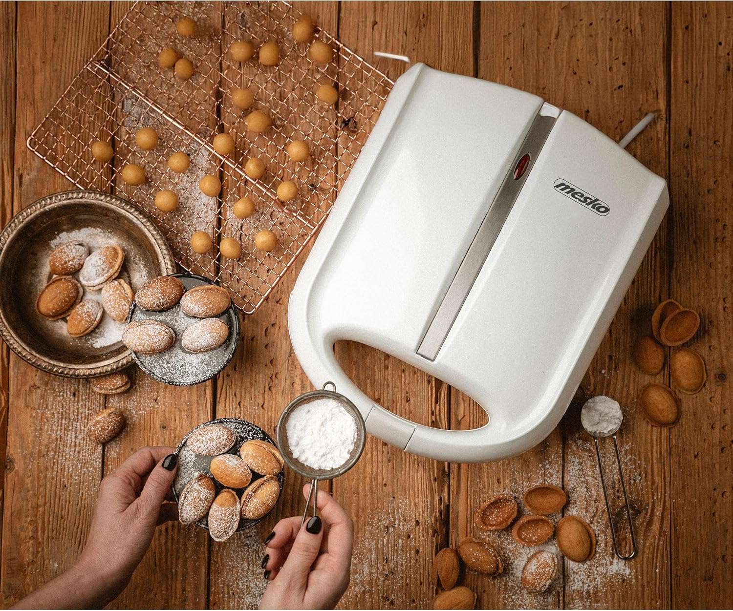 Mesko - gaufrier XL - 24 moitiés, 1600W, antiadhésif, blanc - MS3081